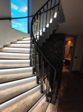 Pleksi Merdiven Korkuluğu